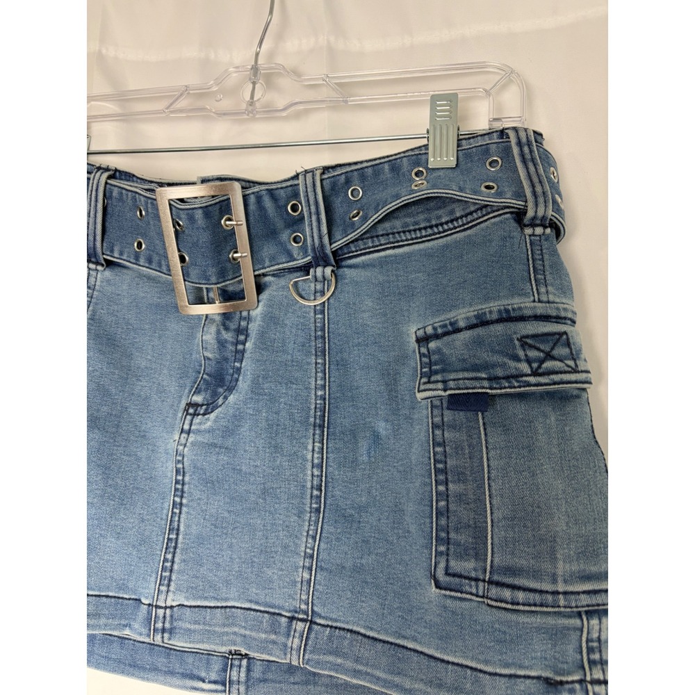 Urban Outfitters Y2K Denim Cargo Mini Skirt Medium Grommet Belt Grunge Festival - Picture 2 of 6